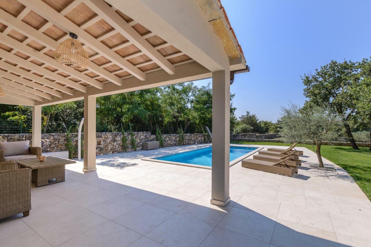 Casa Egi Villa *